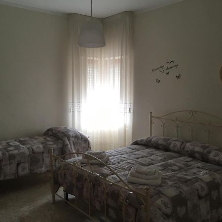 B&B Al Campanile Taranto Exterior foto
