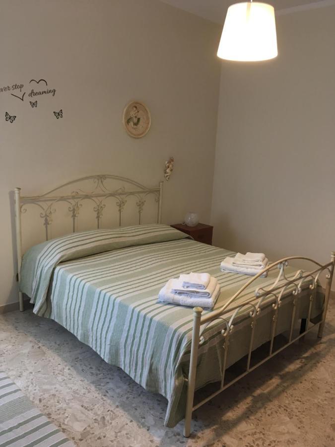 B&B Al Campanile Taranto Exterior foto